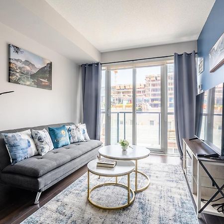 Beautiful Condos In The Heart Of Downtown By Globalstay トロント エクステリア 写真