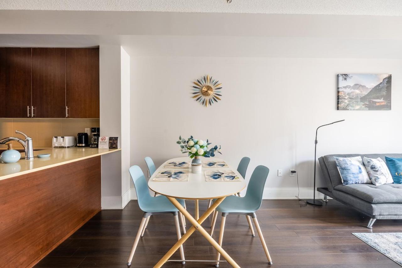Beautiful Condos In The Heart Of Downtown By Globalstay トロント エクステリア 写真