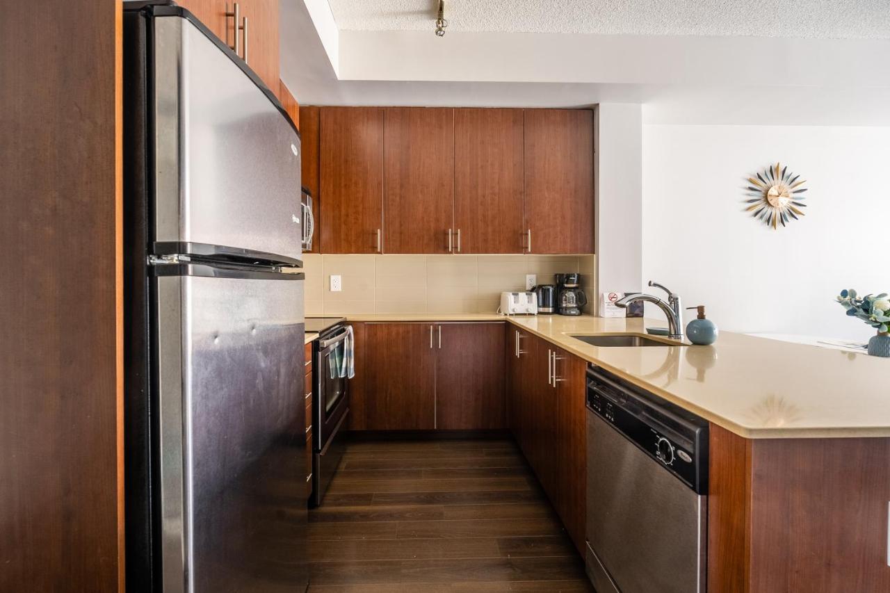 Beautiful Condos In The Heart Of Downtown By Globalstay トロント エクステリア 写真