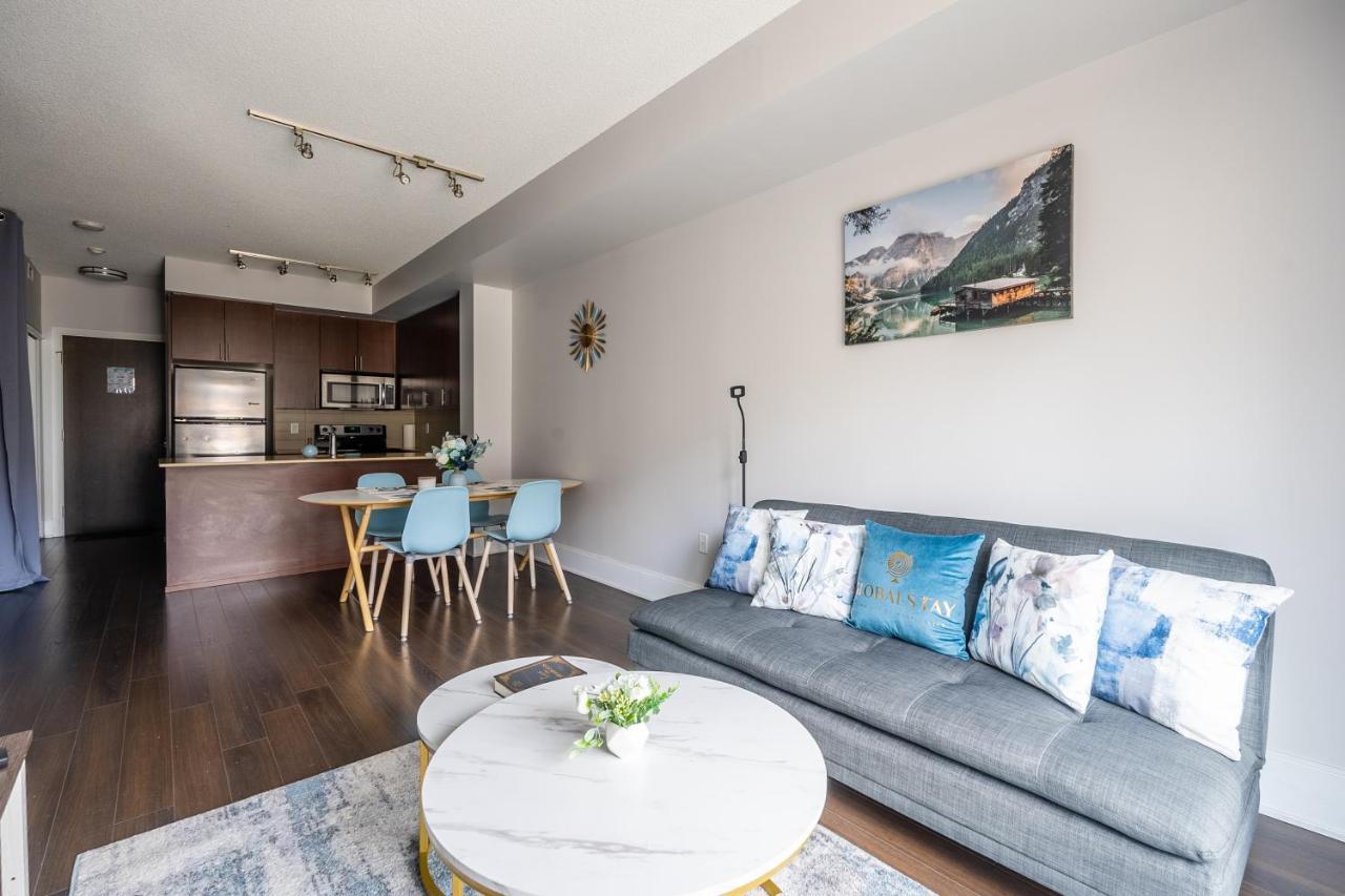 Beautiful Condos In The Heart Of Downtown By Globalstay トロント エクステリア 写真