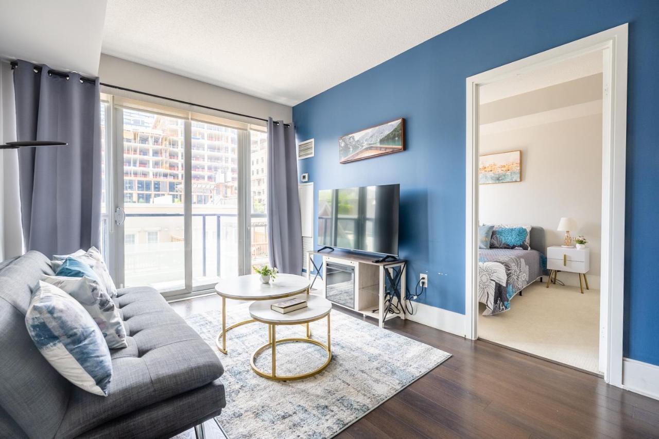 Beautiful Condos In The Heart Of Downtown By Globalstay トロント エクステリア 写真