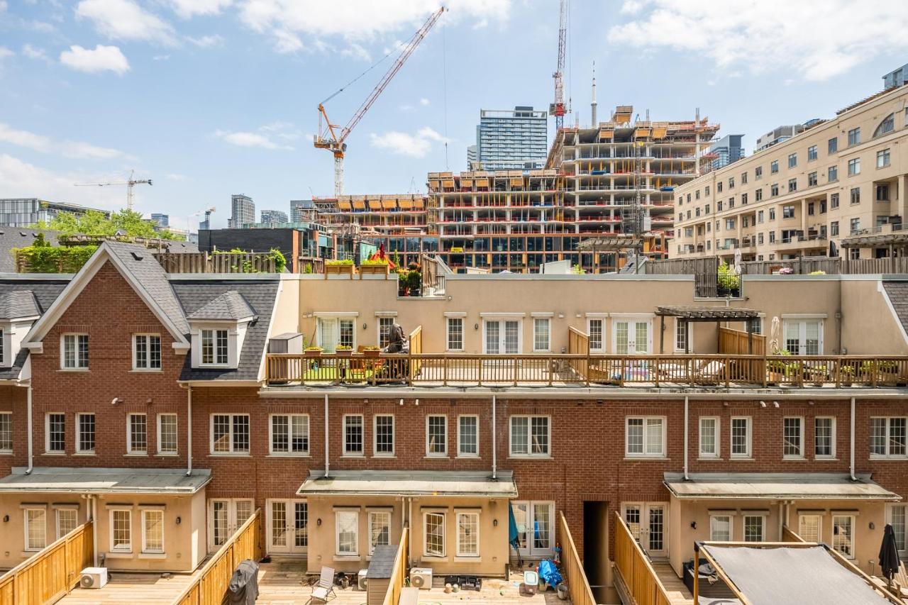 Beautiful Condos In The Heart Of Downtown By Globalstay トロント エクステリア 写真