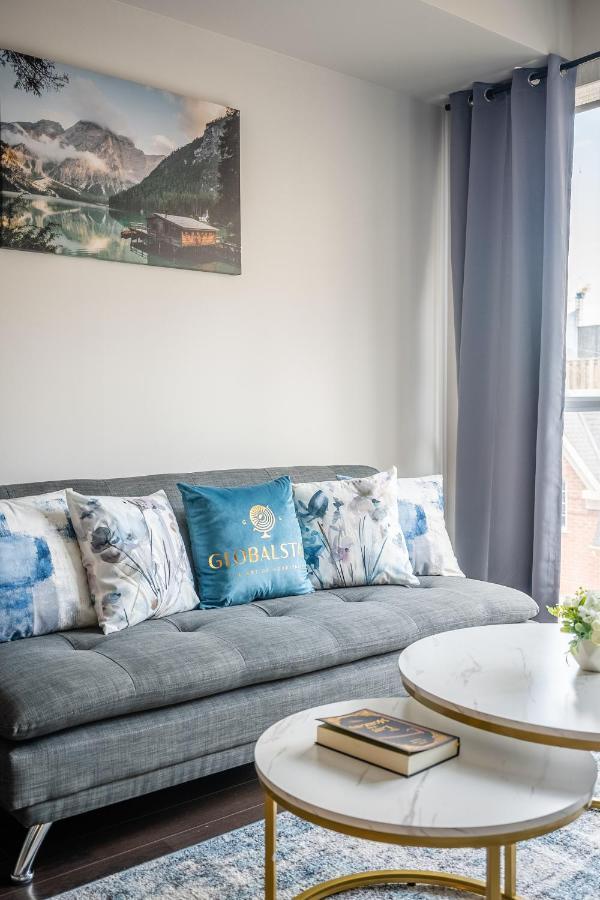 Beautiful Condos In The Heart Of Downtown By Globalstay トロント エクステリア 写真